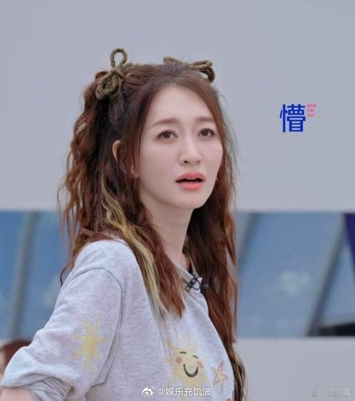 北舞运动会跳李小冉版心愿便利贴刷一遍就上头的浪姐舞台，李小冉心愿便利贴歌声动听舞