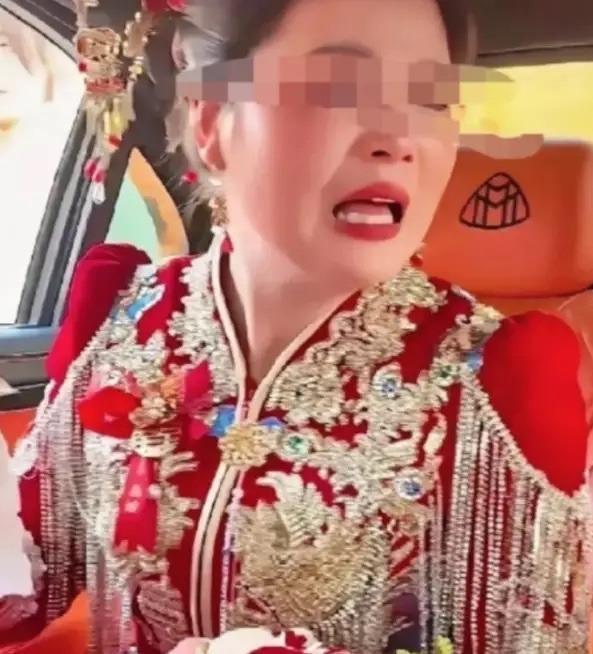 哈尔滨姑娘林婉晴远嫁南京，娘家50多号人开了19辆车，浩浩荡荡送亲。结果婚礼当