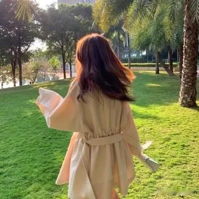 办公室里的小秘密，只有过来的人，才会懂。在同事堆里，非必要，不说话。