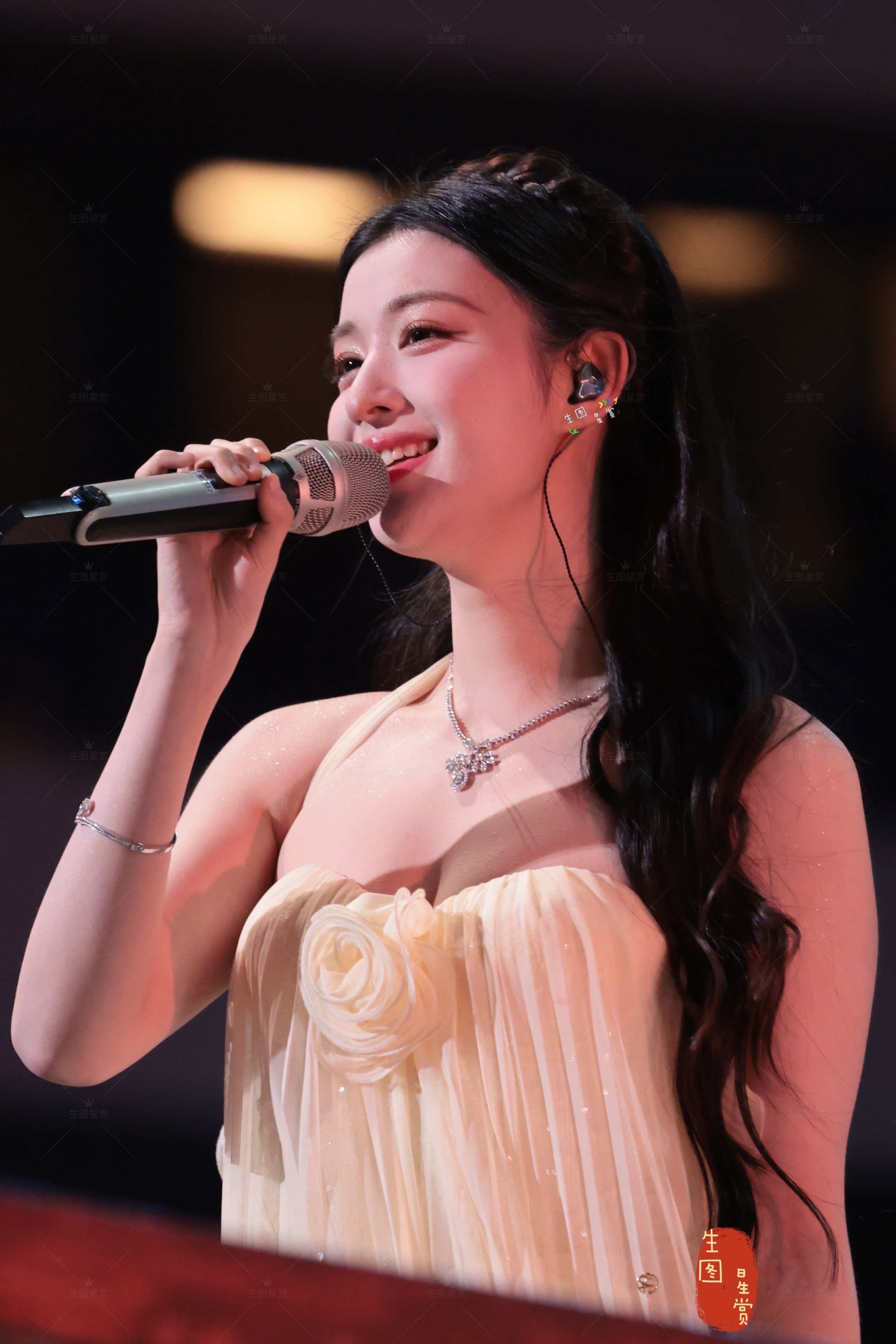 王楚然湖南卫视跨年一波新图掉落人间的仙子，Chuan动我心❤️🧚♀️郭静王楚然