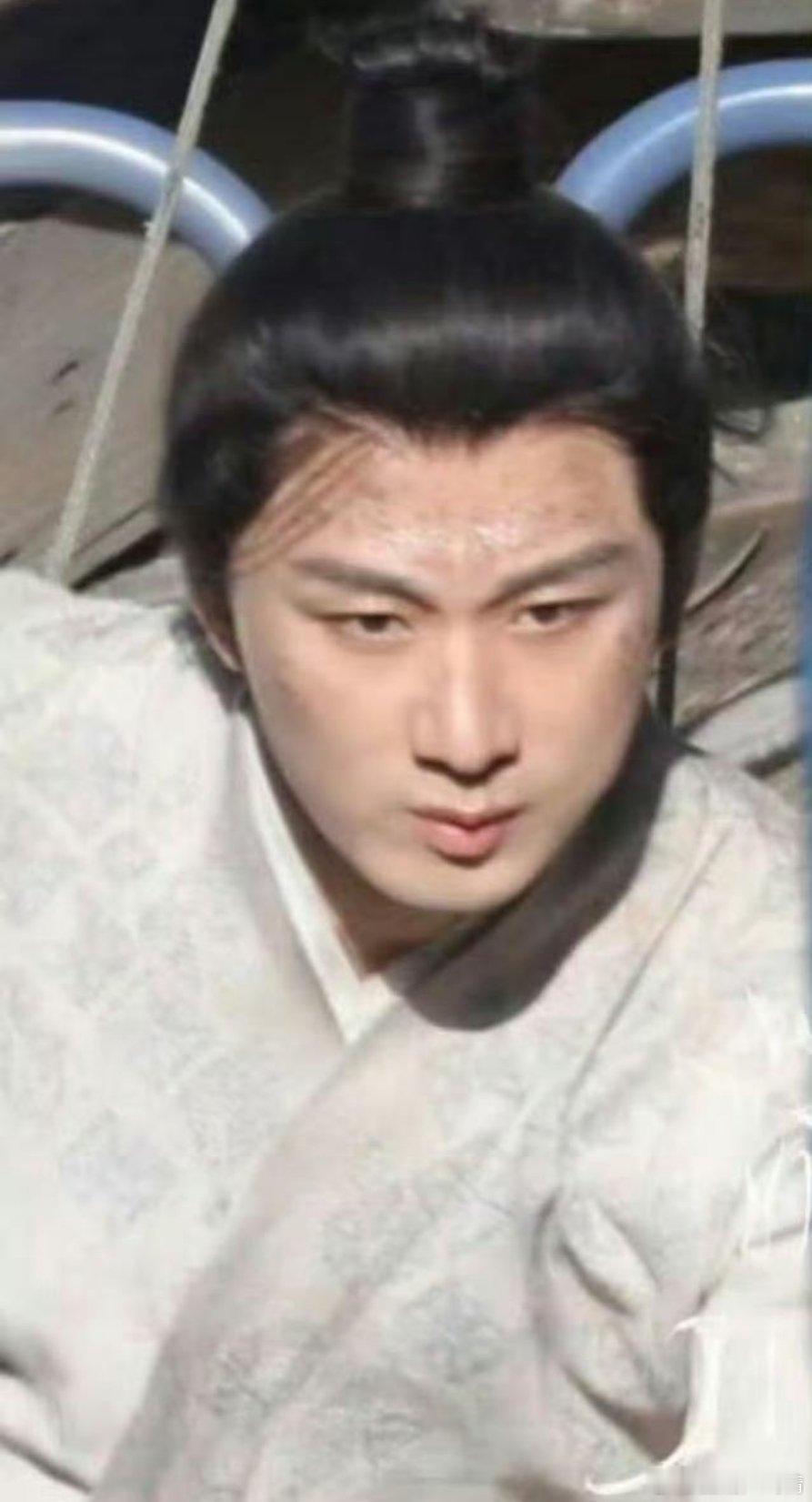 陌上人如玉，公子世无双