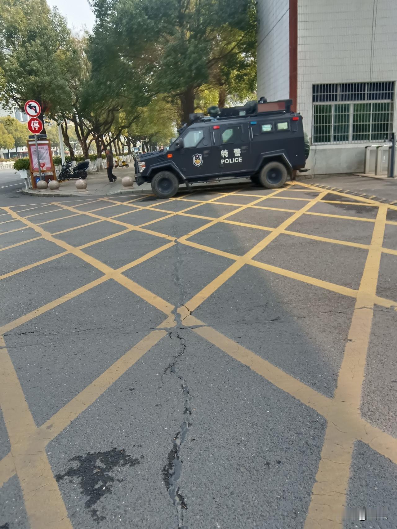 24小时跨省追缉：永州警方用硬核实力给流窜窃贼上了堂课:湖南永州这起“蒙面偷烟还