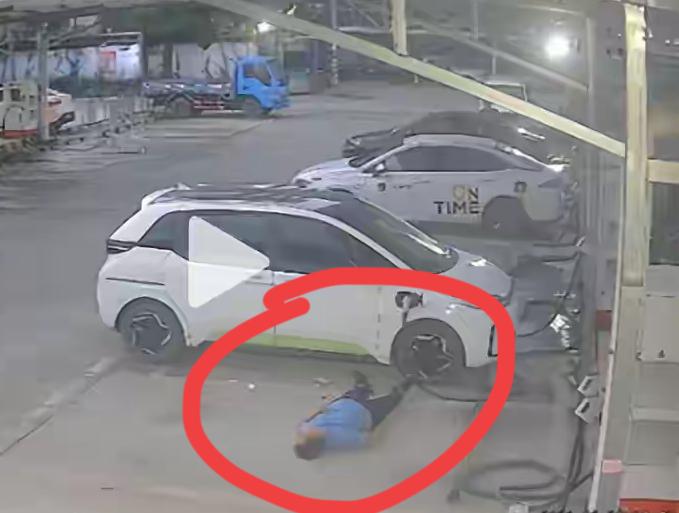 北京通州一网约车司机闫某清晨猝死，家属找平台扯皮，滴滴出行、火箭出行均火速撇清责