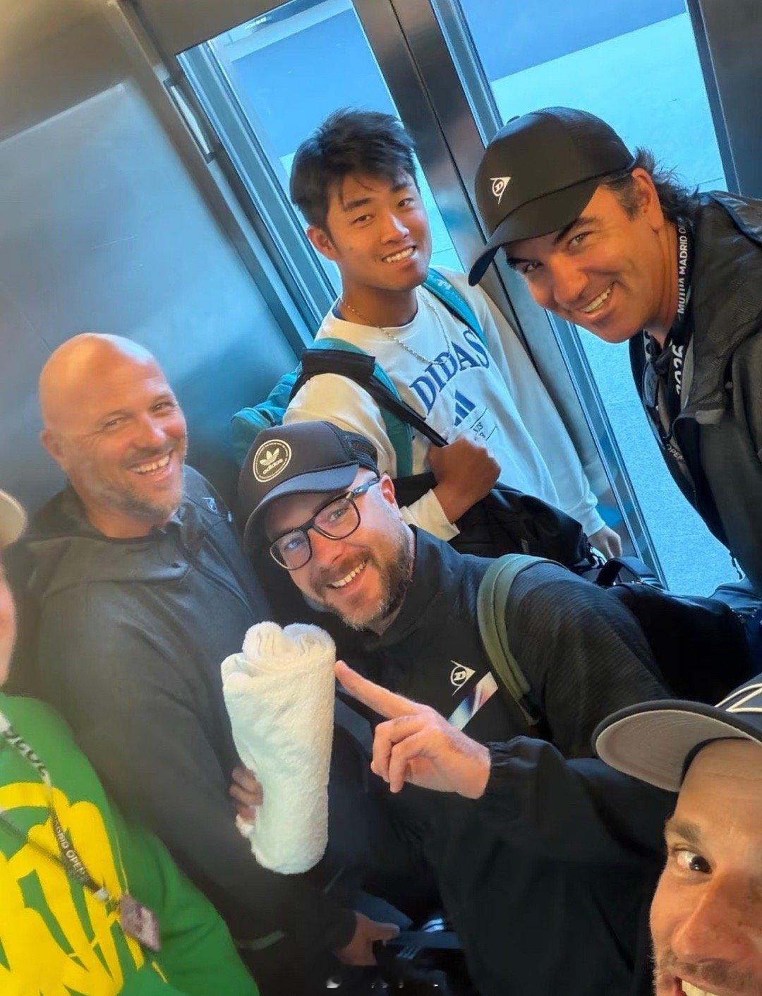 🇨🇳吴易昺分享生活照更喜欢场上还是场下？网球talking大会ATP