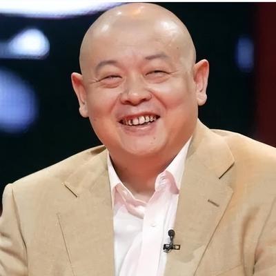 2005年，演员傅彪患上癌症，冯小刚掏出了200万给对方，张国立也给了4