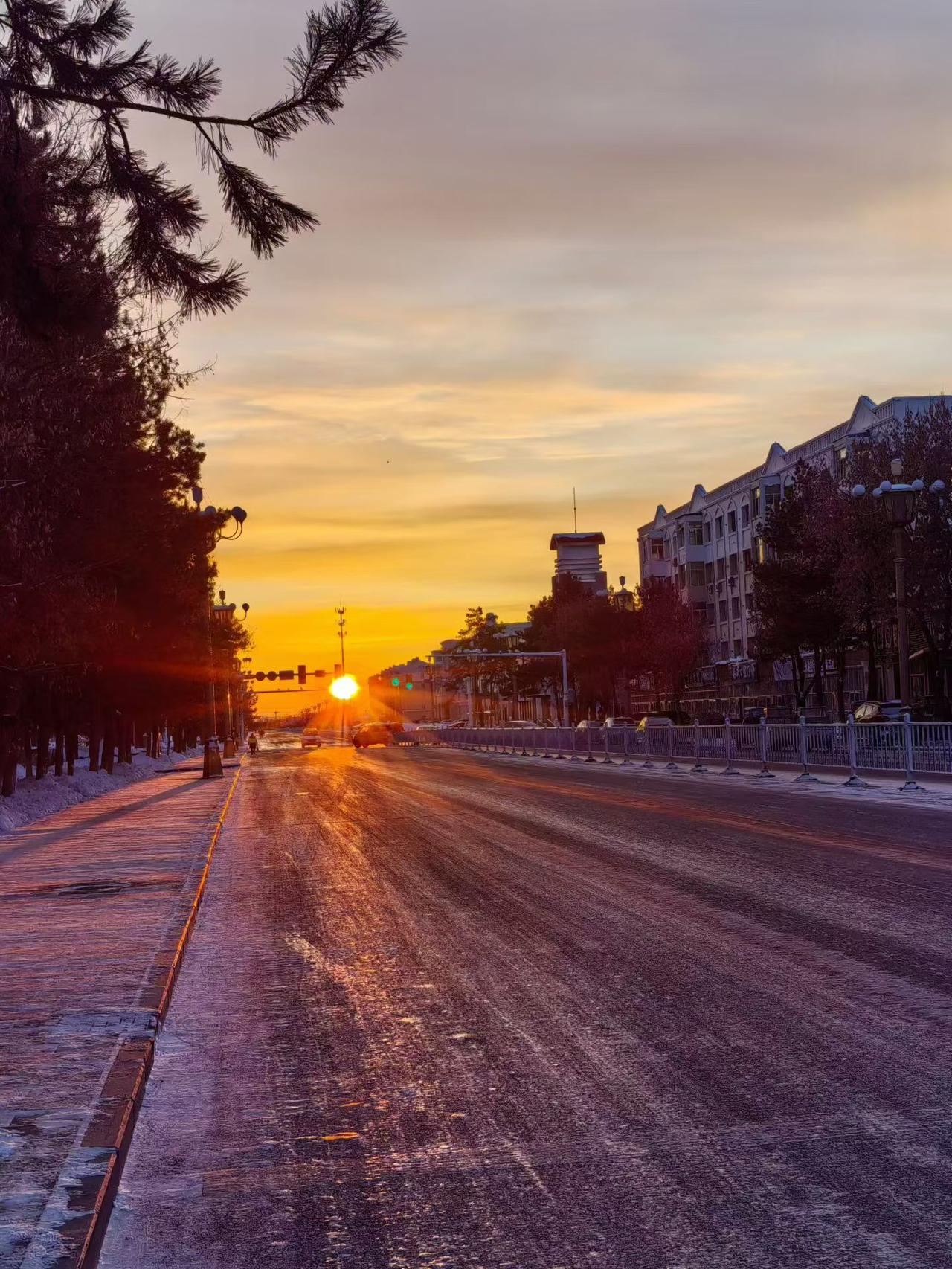 看见了一篇文友文章，她说女人到了50岁，丧偶离异只能是降低标准找年纪大的。说