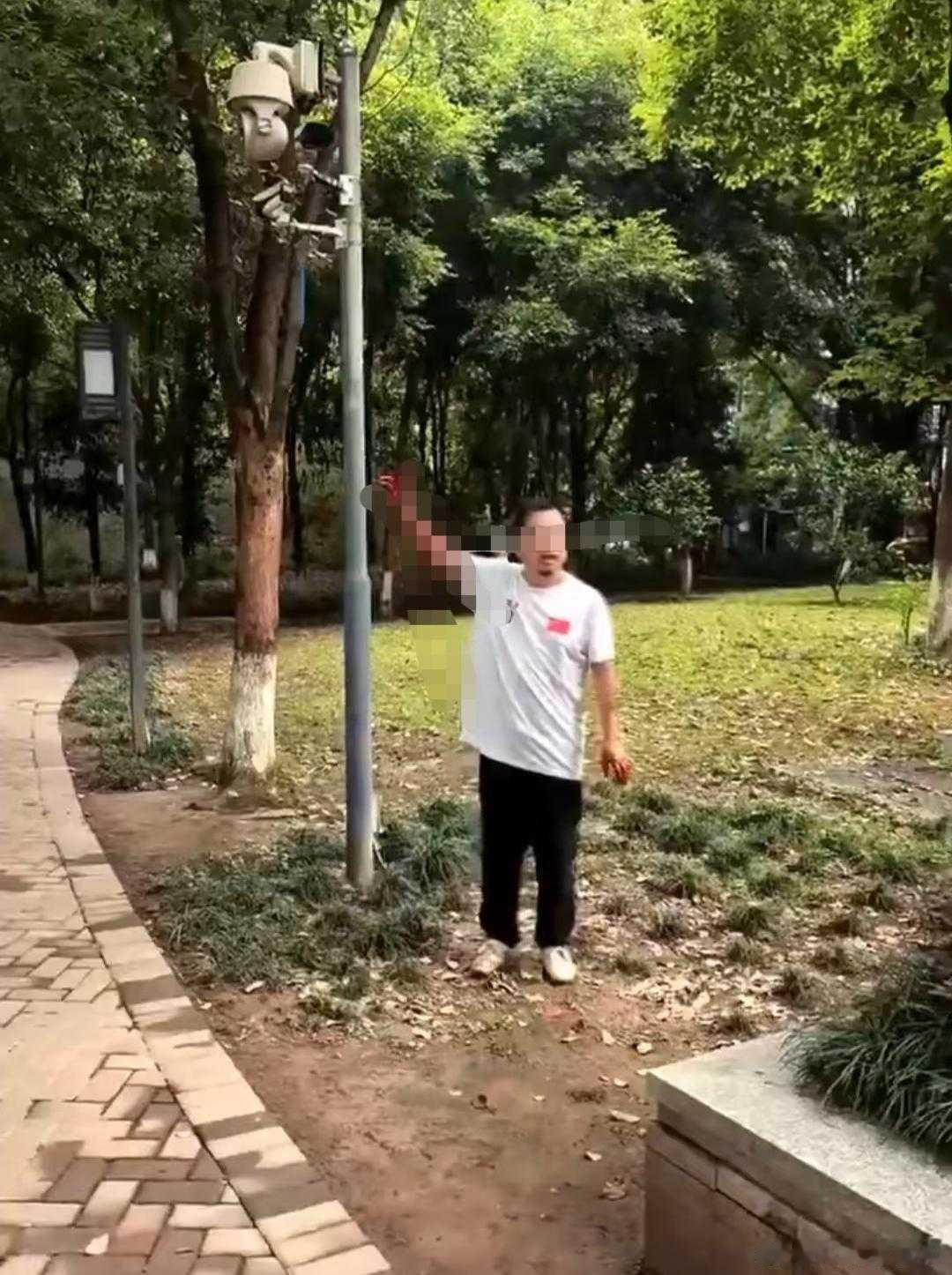 警方通报58岁男子刺死60岁同事唉，老头子之间的纠纷也如此激烈。。。能让一个快