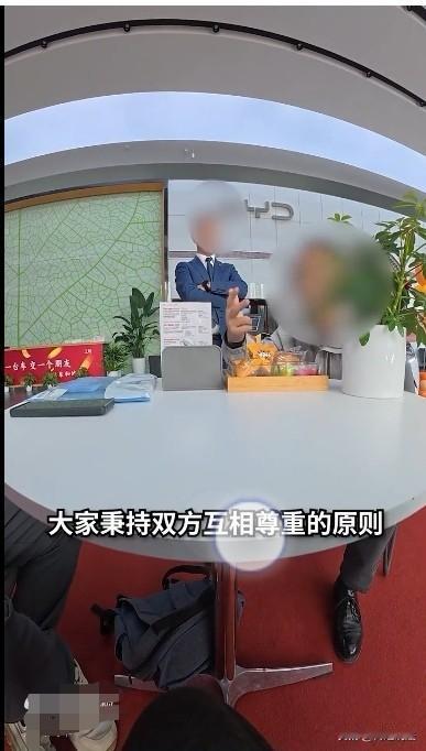 庞先生买了一辆车，当时4S店说，车主可以去店里吃工作餐和充电，结果男子一年去吃了