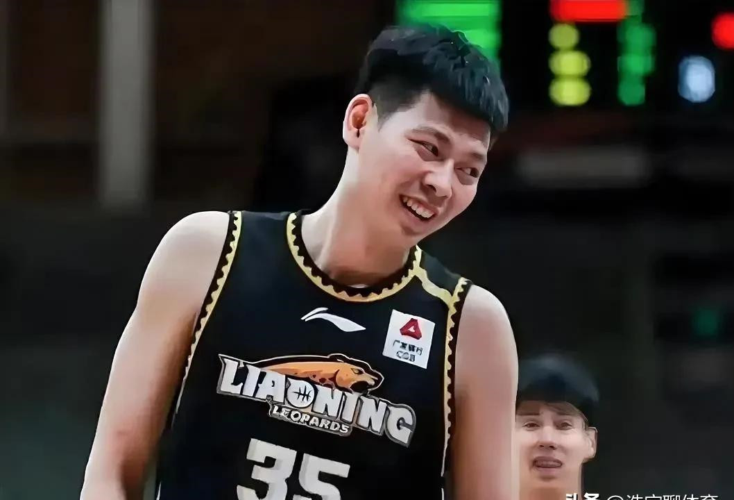 近期有不少声音讨论朱荣振是否能补强辽宁队的内线。实际上，这一说法并不现实。朱荣振