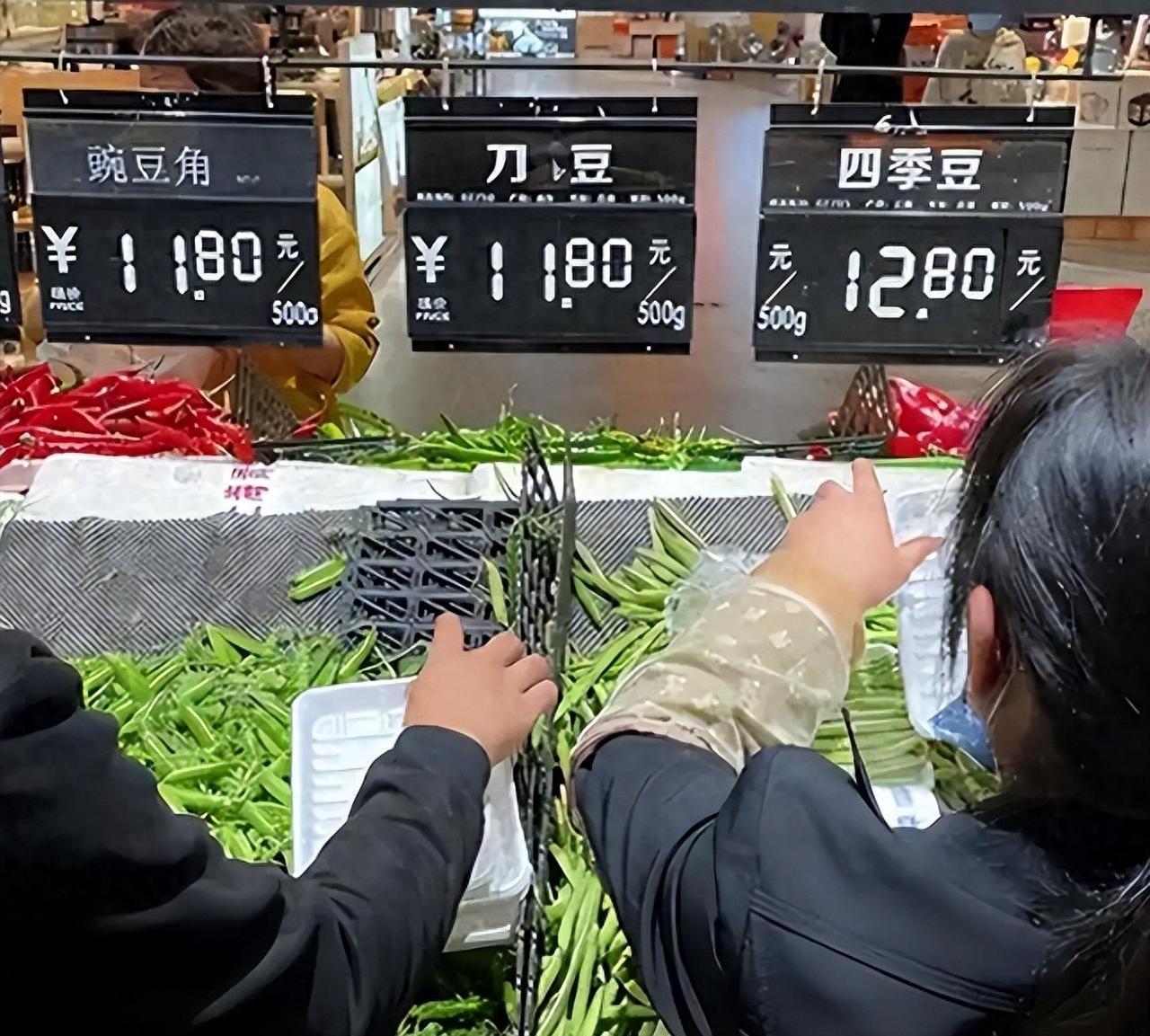 猪肉为什么还在跌？这场猪周期，越想越不对劲 这轮猪价下跌，不是简单的“多