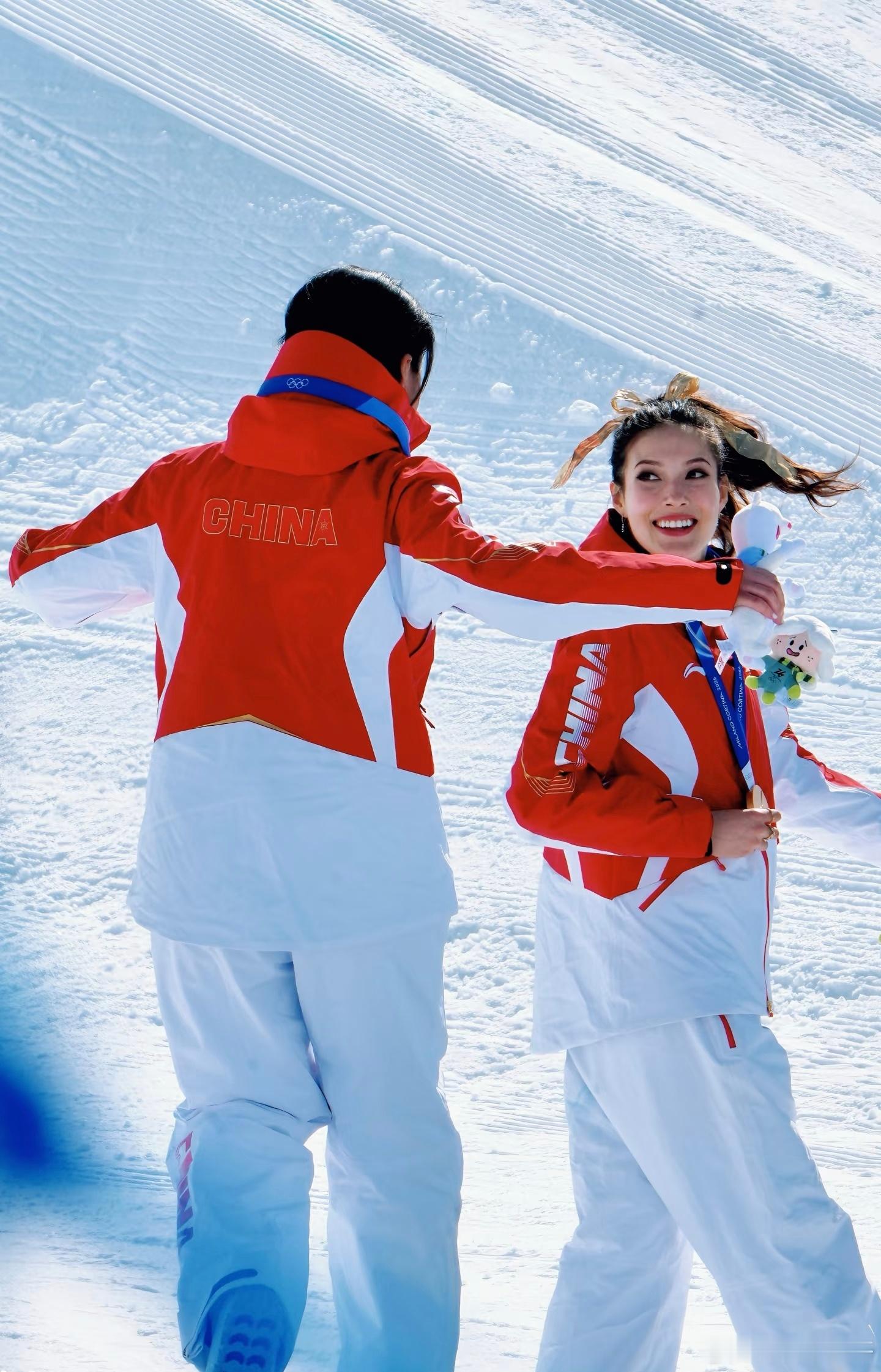 永远为女孩子的友情感动！中国雪上的黄金时代！谷爱凌李方慧，从青奥到冬奥！李方慧说