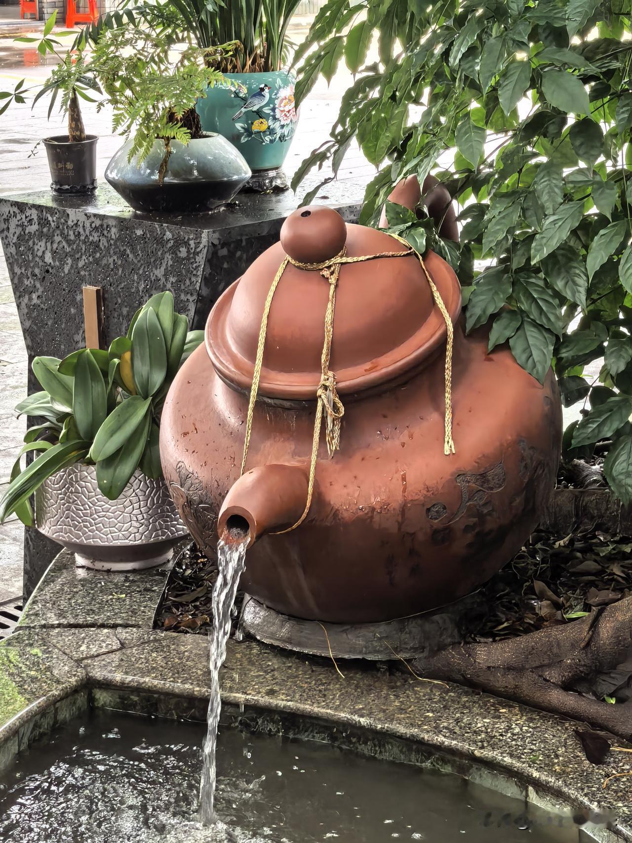 昨天（5月20日）深夜美股市场迎来了一波强势反弹，贵金属板块也跟随上涨。今天A股