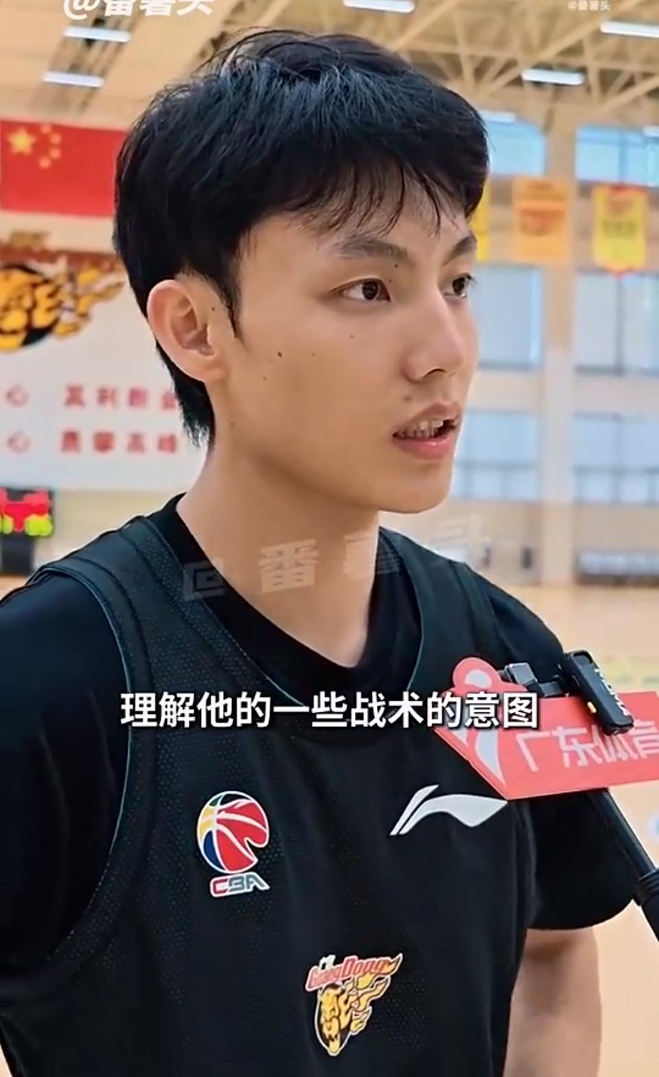 徐杰谈新帅雅科夫列维奇：“每个教练都有自己的战术思想，现在教练的要求和以前肯