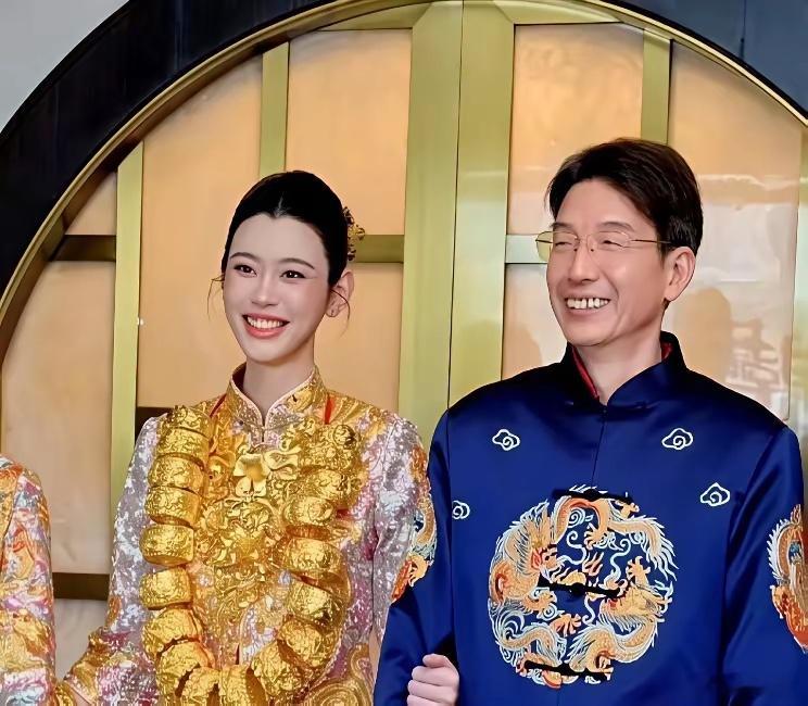 奚梦瑶能嫁进豪门，那是因为人家本来就是富家女。她从小就读国际学校，一年20多万，