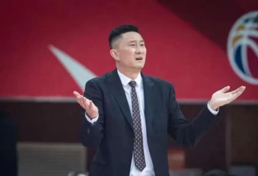 杜峰深陷“下课”危机！张明池悲壮地解约了，徐昕愤怒地表达了不满，这些都让不少人想