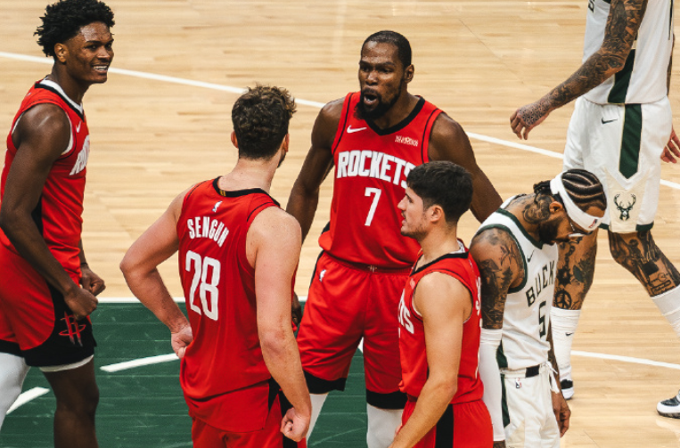 杜兰特死神降临，火箭14分逆转雄鹿！