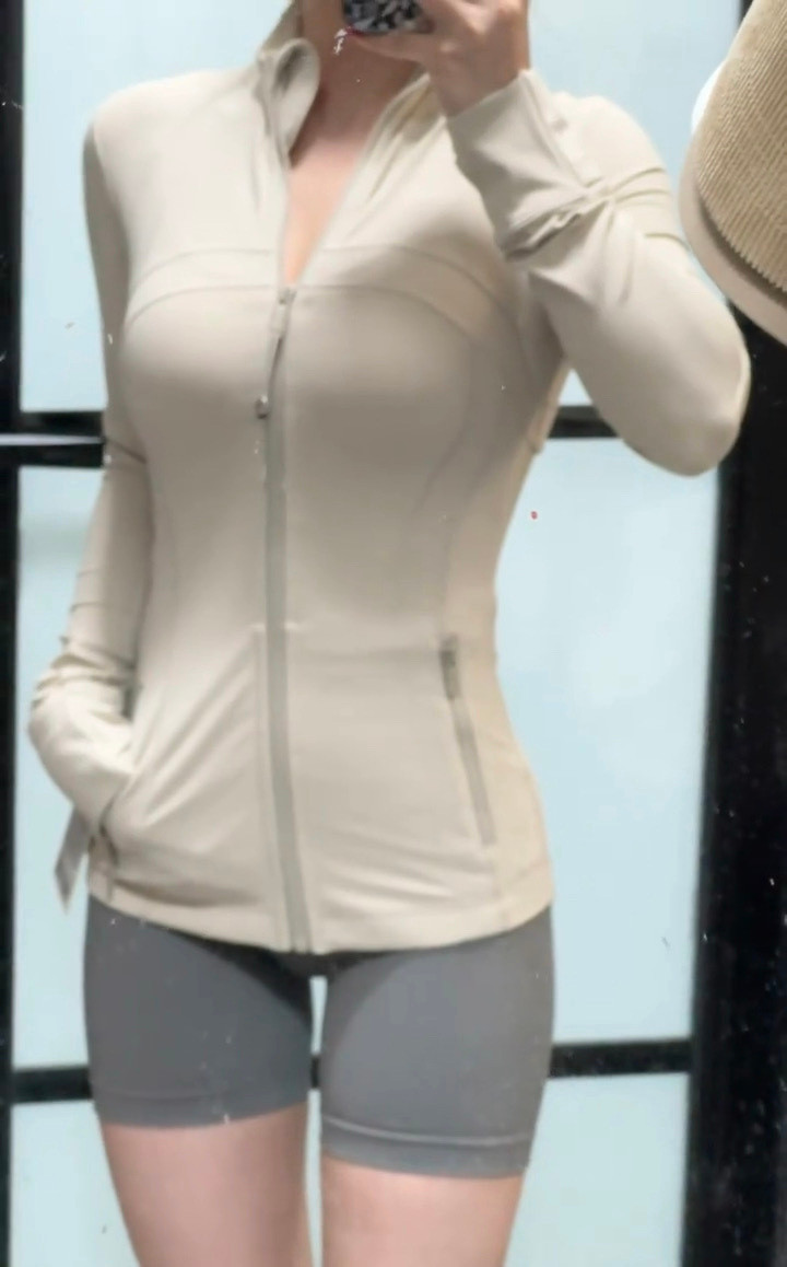 还得是Lulu显身材Lululemon​​​