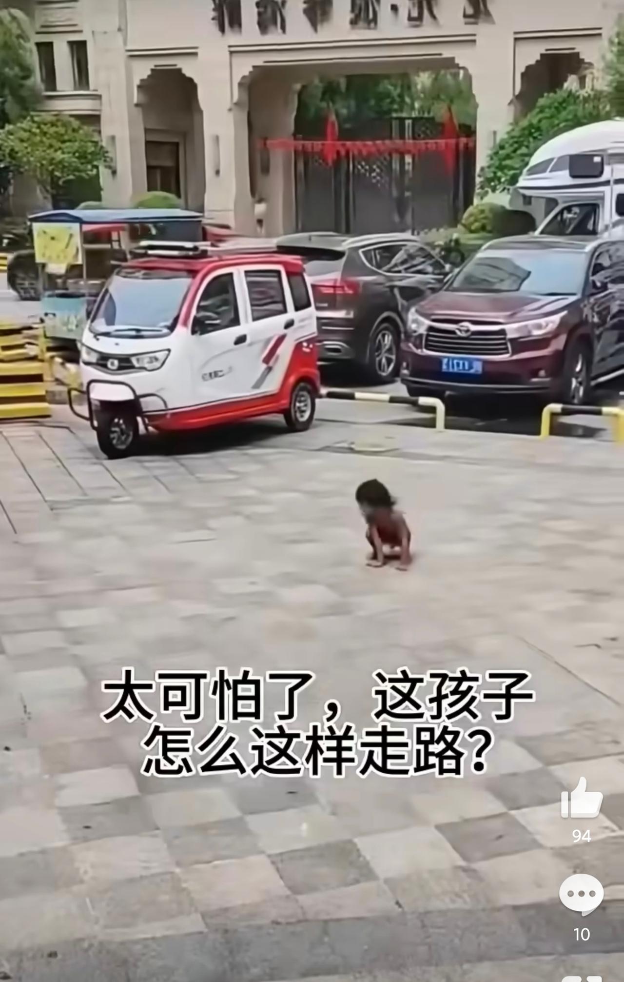 宝宝爬行是有好处的，我一直是很支持，但是，这对父母明显是打着“爬行有好处”的幌子