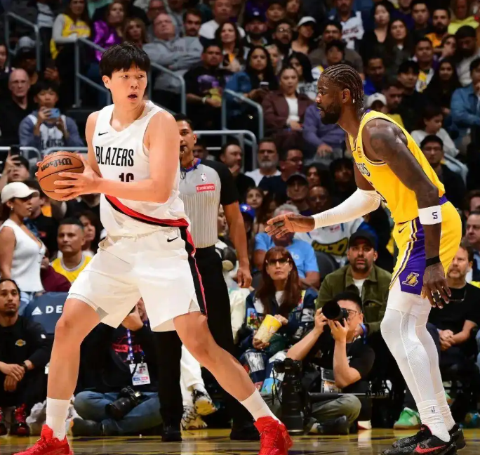 NBA常规赛湖人VS开拓者，艾顿这场把最大的优点和缺点都打出来了优点：接球投神