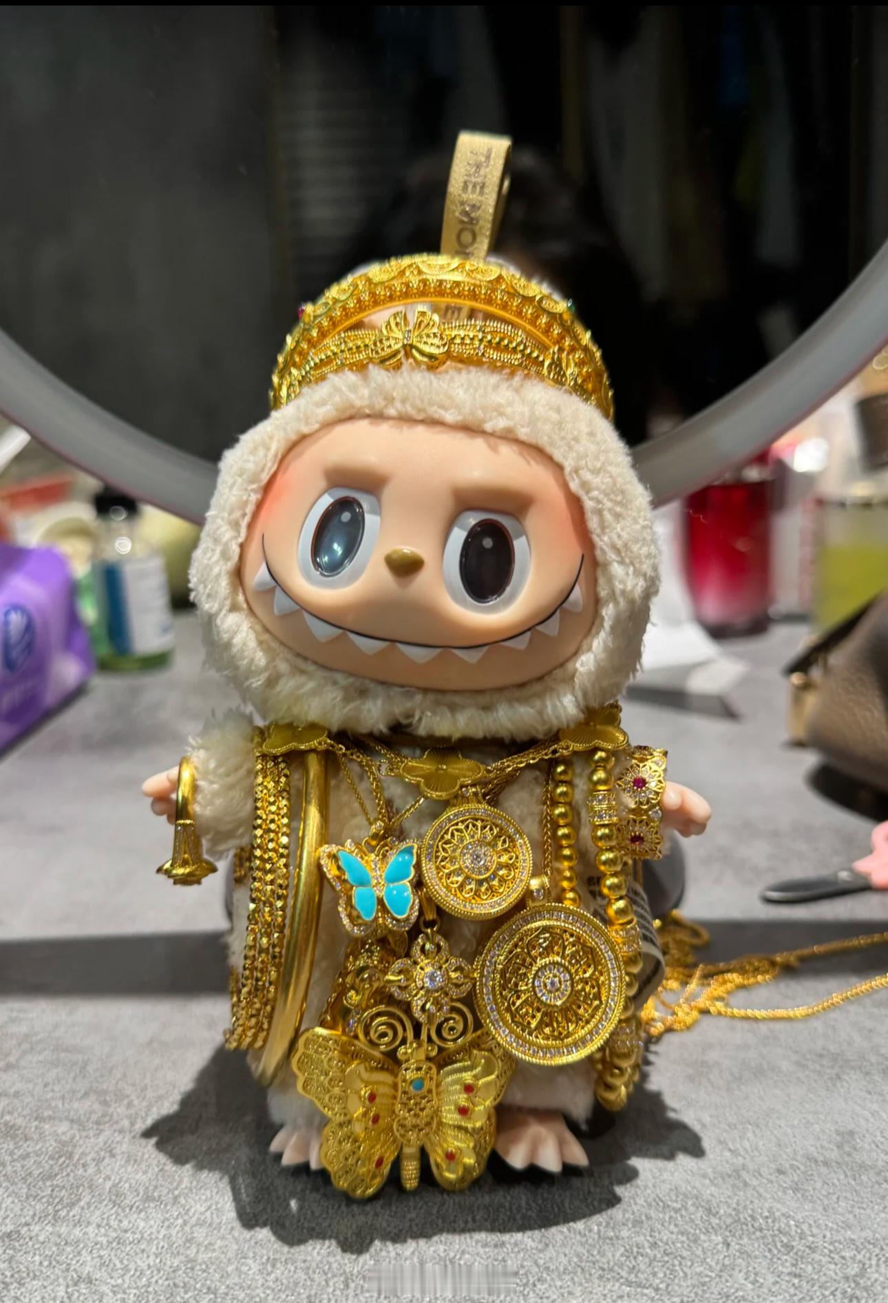 在红书上看到的labubu：日子怎么能跟谁过都一样[微笑]labubu​​​