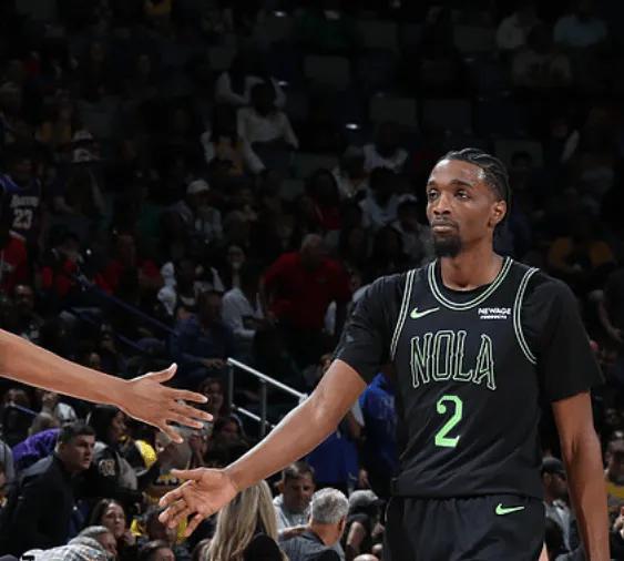 墨菲啊墨菲你太不懂事了，打这么好你还想不想去湖人啊，你看人家琼斯多懂事啊！一战下