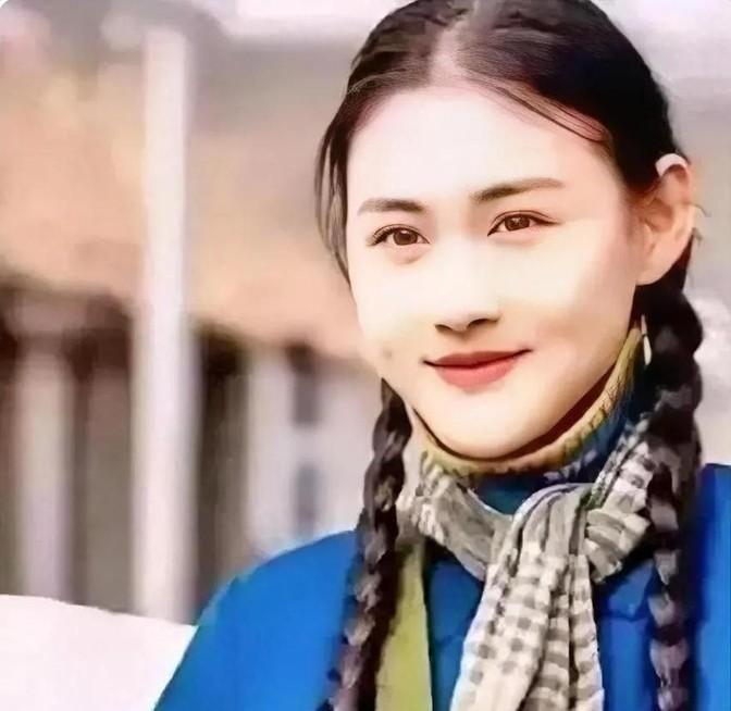 1969年，公社里丢了54元，16岁知青背了黑锅，失去返城机会。然而，他无意间发