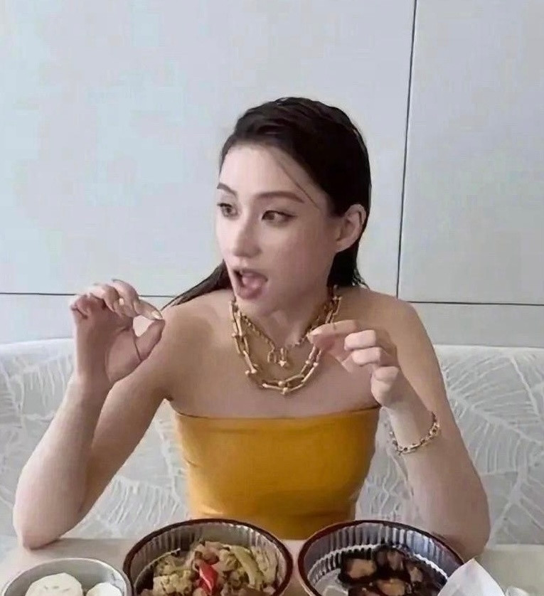 富二代何超莲的下午茶，贫穷真的限制了我们的想象