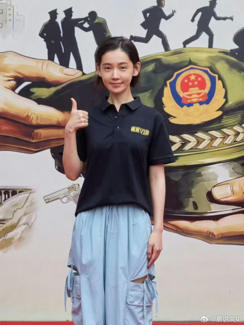 李沐宸对李诚儒的报复是演季洁很真性情的一位小姐姐，之前就坦言为了还债顾不得挑角色