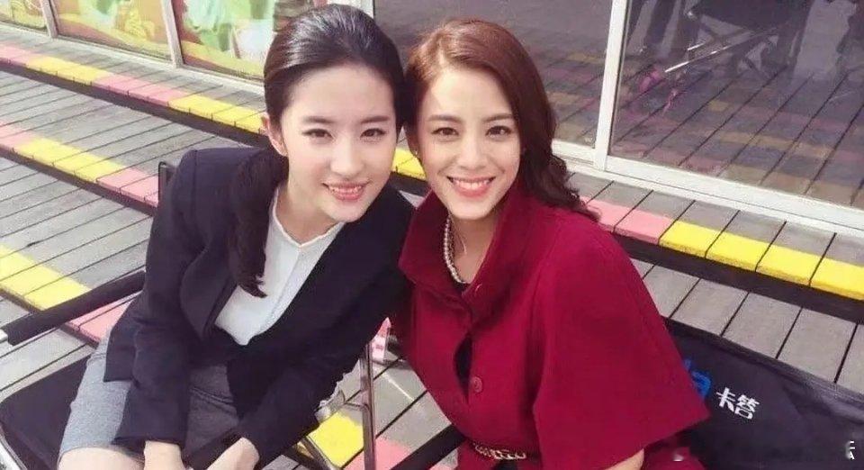 我想知道到底怎么看出来的…明明刘亦菲美的降维打击