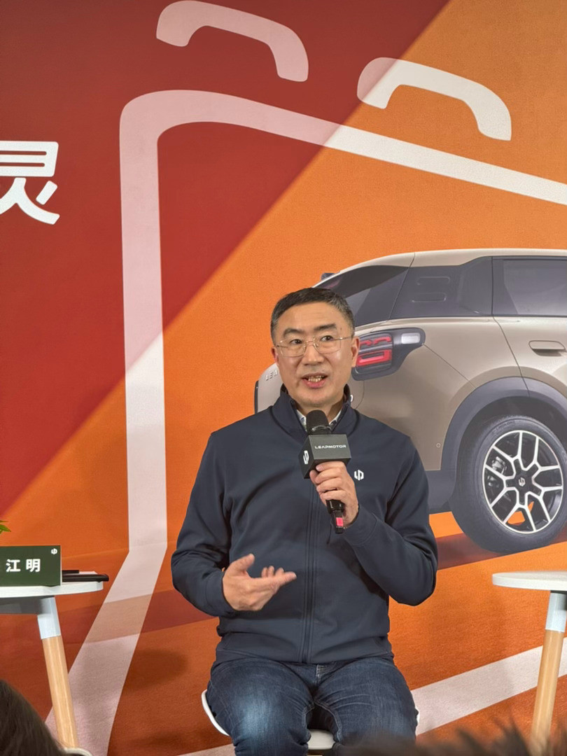 朱江明：我认为我们这台车对标对象更像是比亚迪元系列，但是他认为车型竞争是正常的但