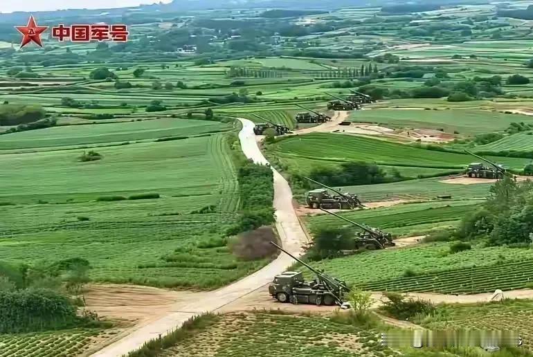 人民解放军炮兵火力又一次得到加强！一个炮兵连的火炮由原来的6门改为8门，一