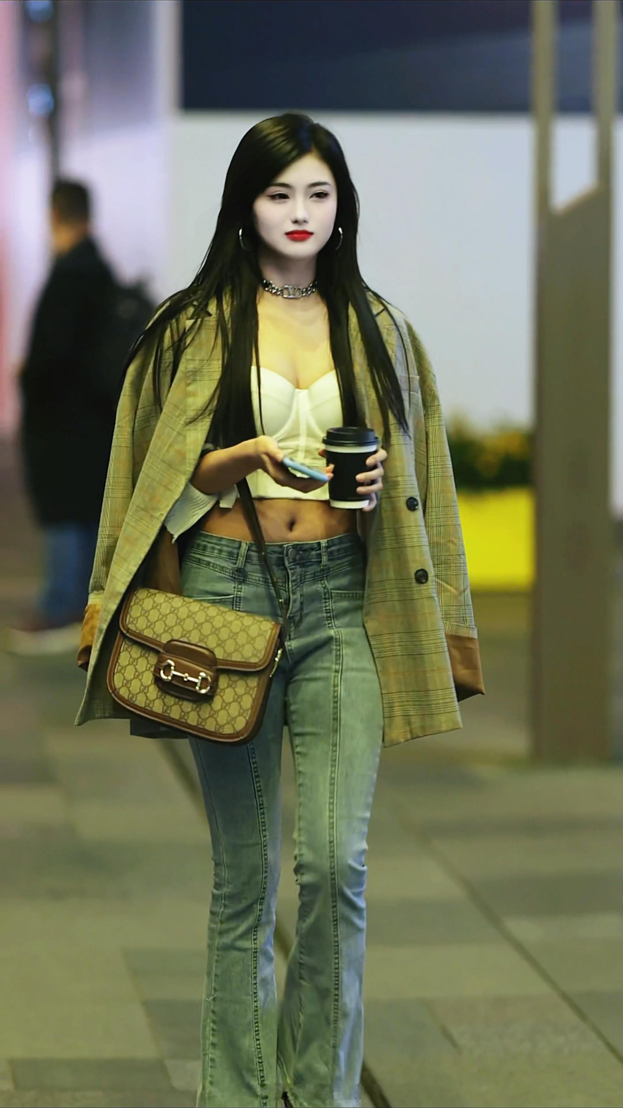 【成都街拍】周三，宝贝们早安！丨摄影拍照每日穿搭