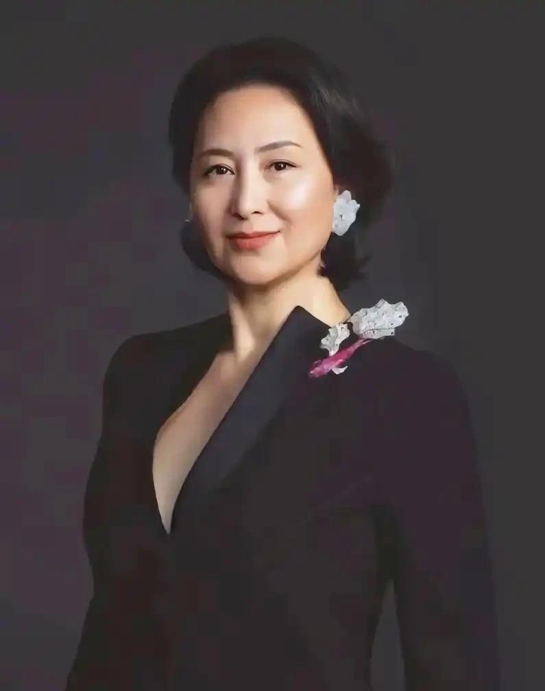 何超琼，不再隐忍!一向沉稳低调的她，这次选择用法律武器，直面纠缠自己的麻烦