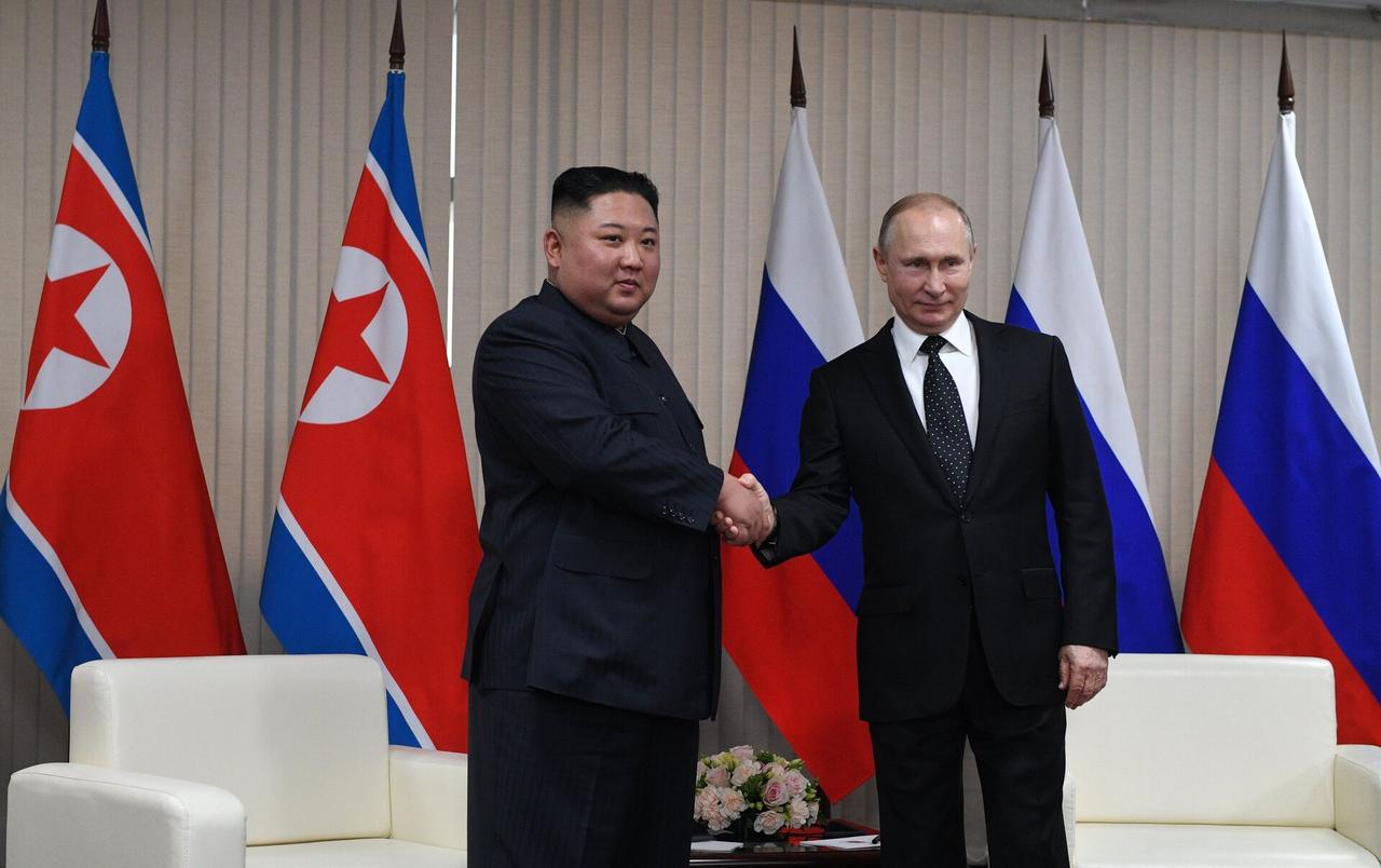 真敢开口！普京竟要用天价筹码跟金正恩换3万兵，泽连斯基当场破防！战场上的事，