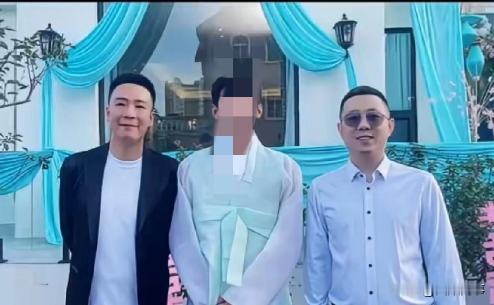 刘一手透露源佑手哥仨最近有大动作，大哥惊天布局，12月份回归惊喜不断，已经布局到