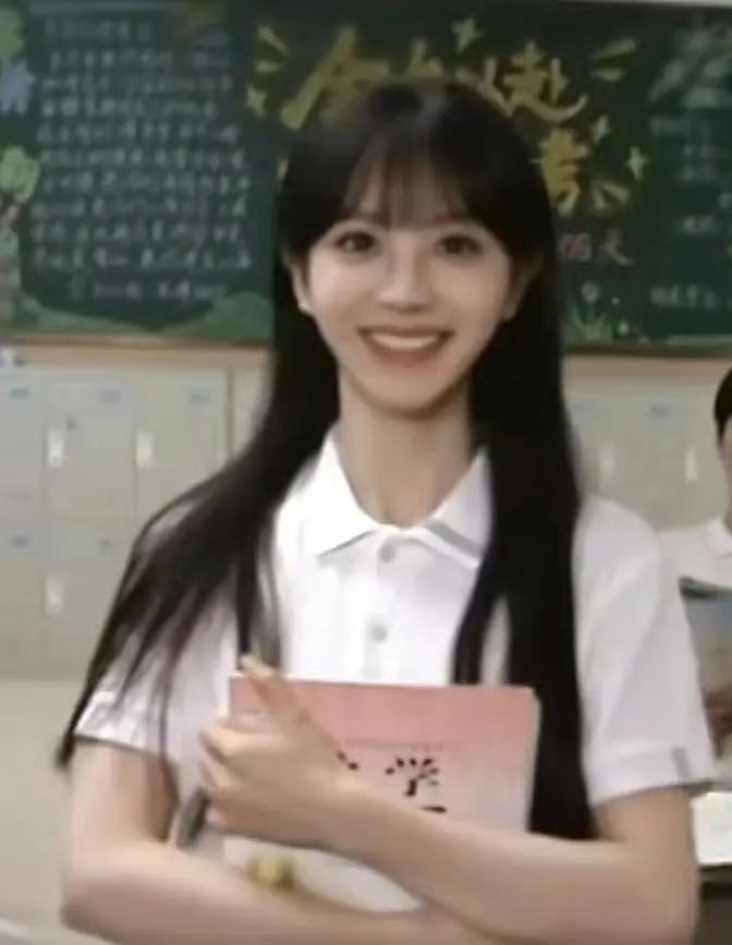 田曦薇在天才女友里演技差的原因找到了​