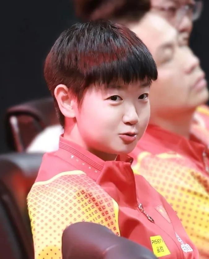 原来她真的可以做到落地消失自多哈世乒赛之后，她真的是消失在大众面前。真不