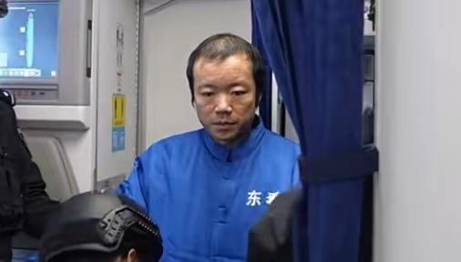 柬埔寨太子集团老板陈志还不到40岁，就已经秃了。前半生走的那么顺，荣华富贵，后