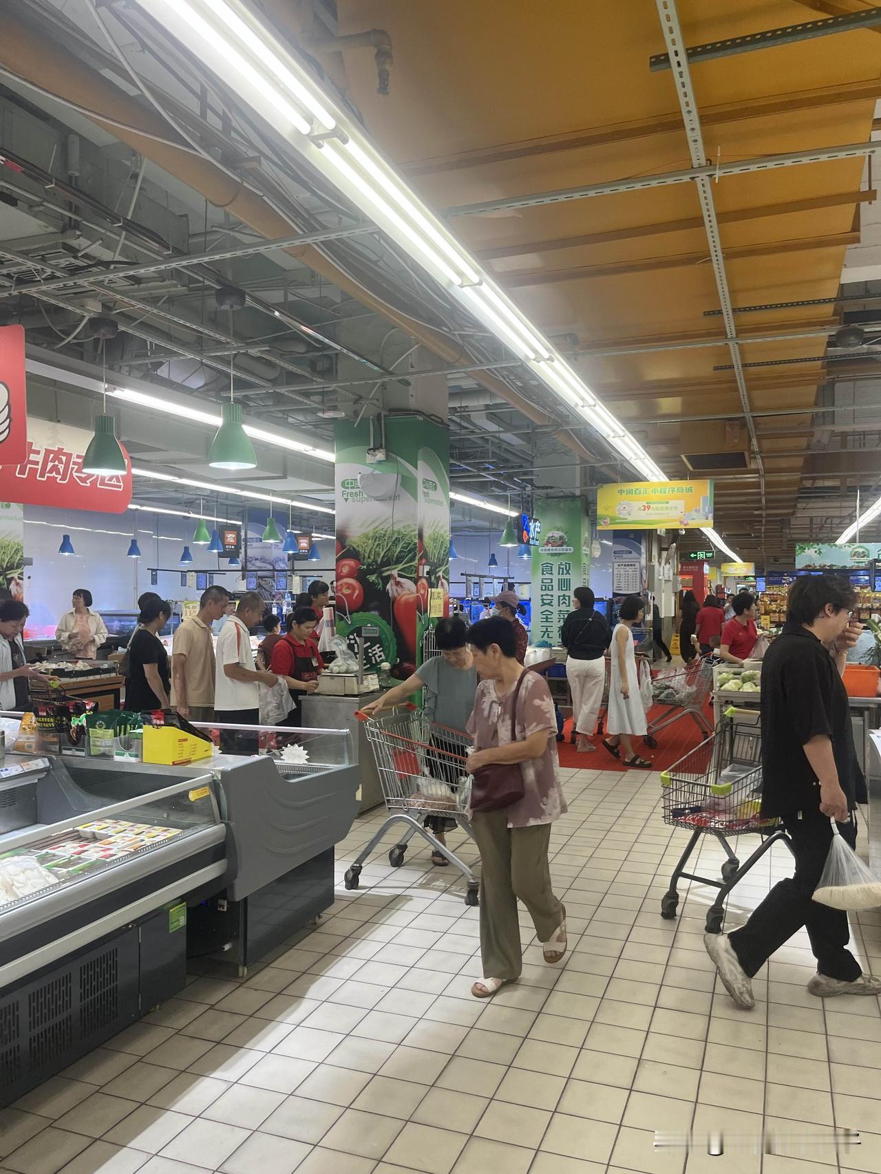 楼下超市为什么每天生意都这么好？这样的超市，既不是大润发，沃尔玛，永辉这种大