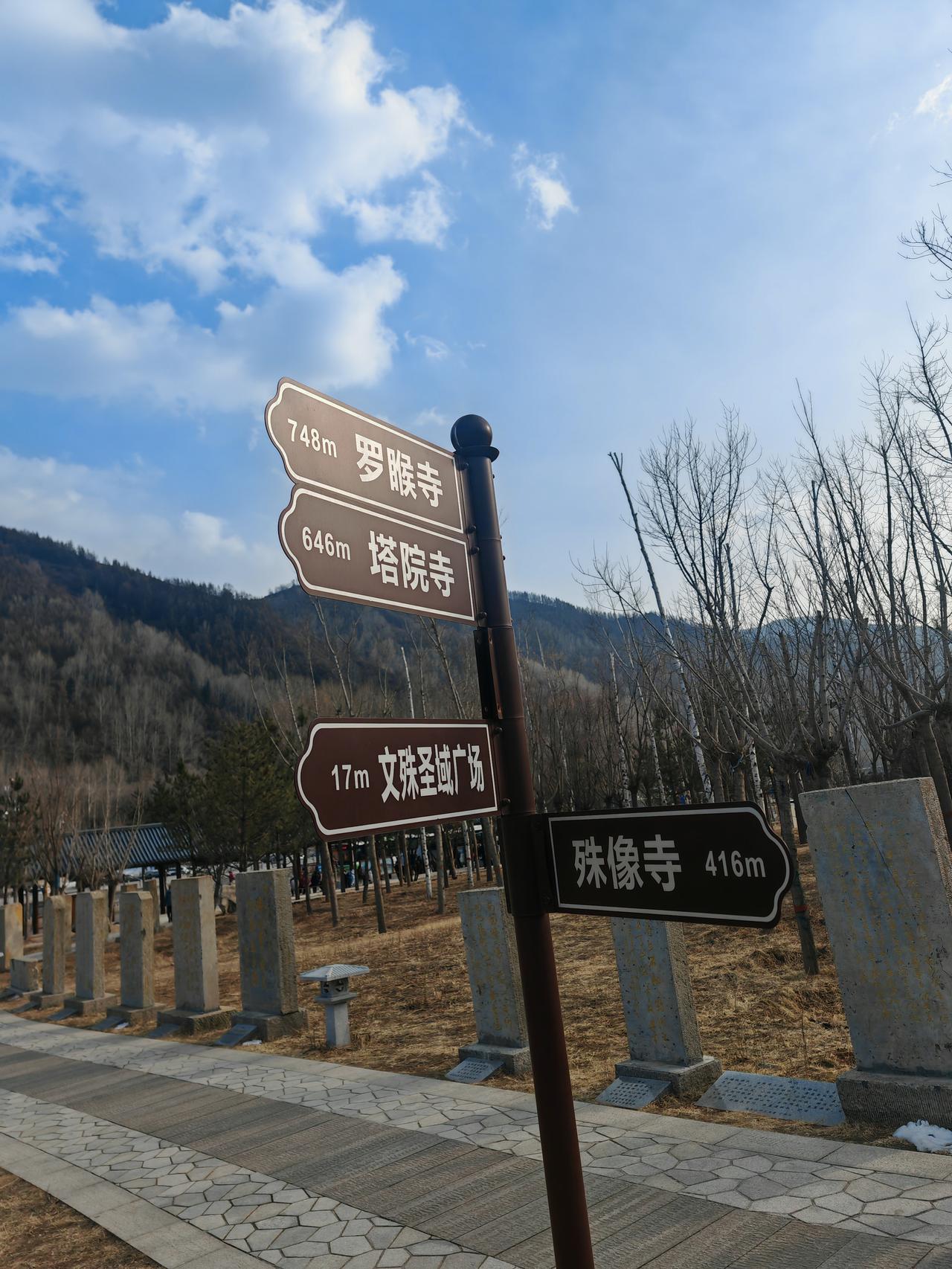 旅游会让你放空自己，旅游会让你放松自己，旅游会让你重新认识自己，人生需要笑对一切