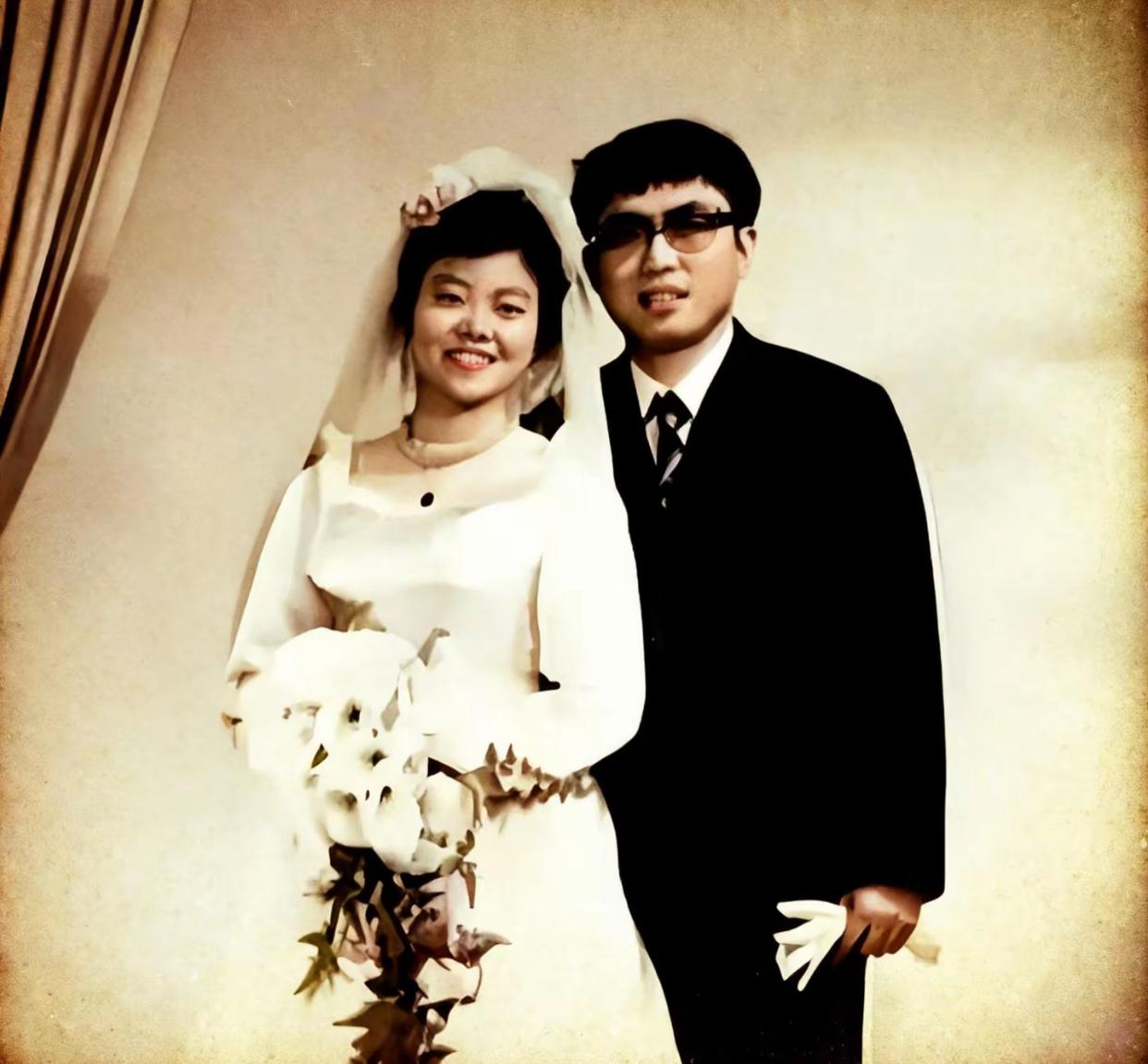 聂卫平的三段婚姻，最悔的还是辜负原配孔祥明棋圣聂卫平的围棋人生封神，情感里却