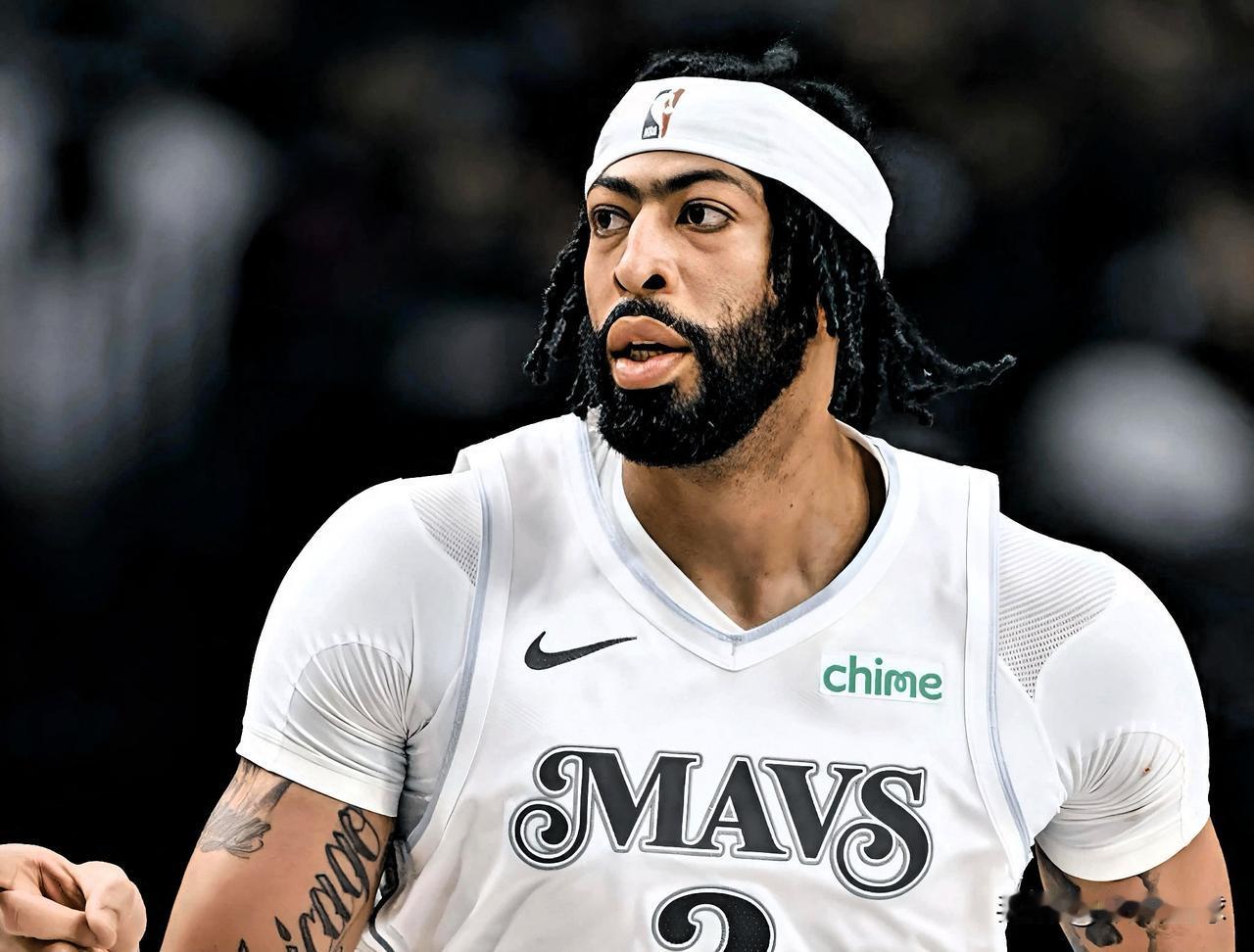 独行侠管理层真是狮子大开口啊！根据ChrisHaynes在节目中表示，浓眉