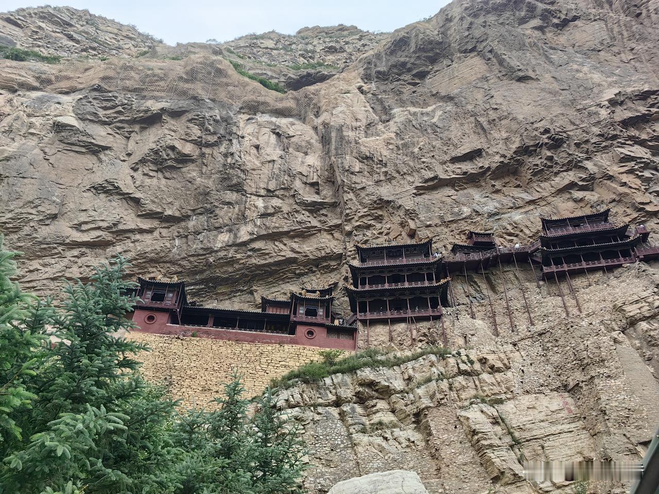 悬空寺（XuankongTemple），原叫“玄空阁”。位于山西省大同市浑源县