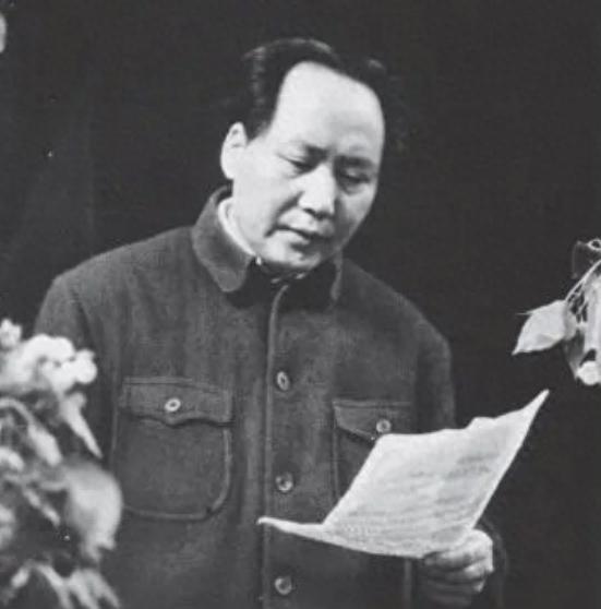 他对革命有功也有过，建国后当市委书记不满足，伸手向毛主席要官“戴季英同志又闹情