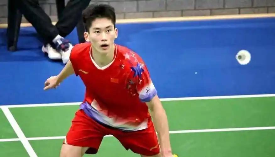 丹哥就是有办法，来的都是当今羽坛高手，比赛精彩纷呈，场面气氛很好，看比赛球迷直呼