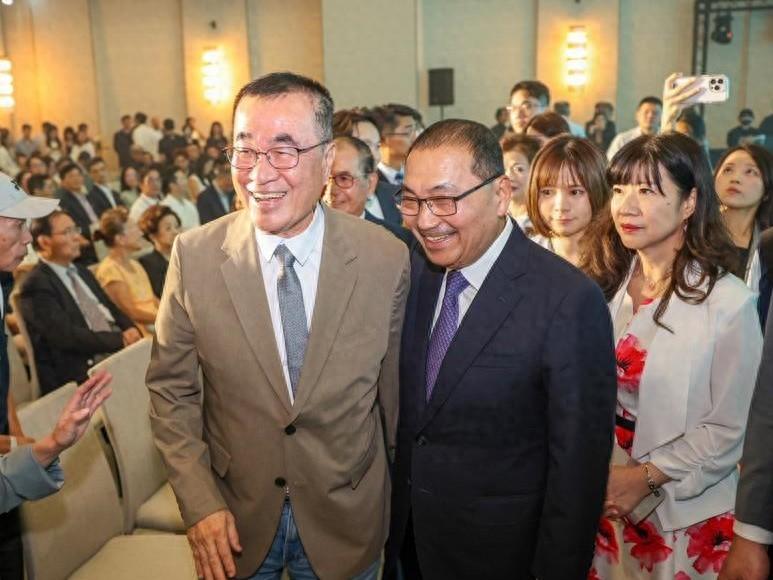 苏巧慧找蔡英文催票，李四川亮“王牌”民进党新北市长参选人苏巧慧释出最新竞选影