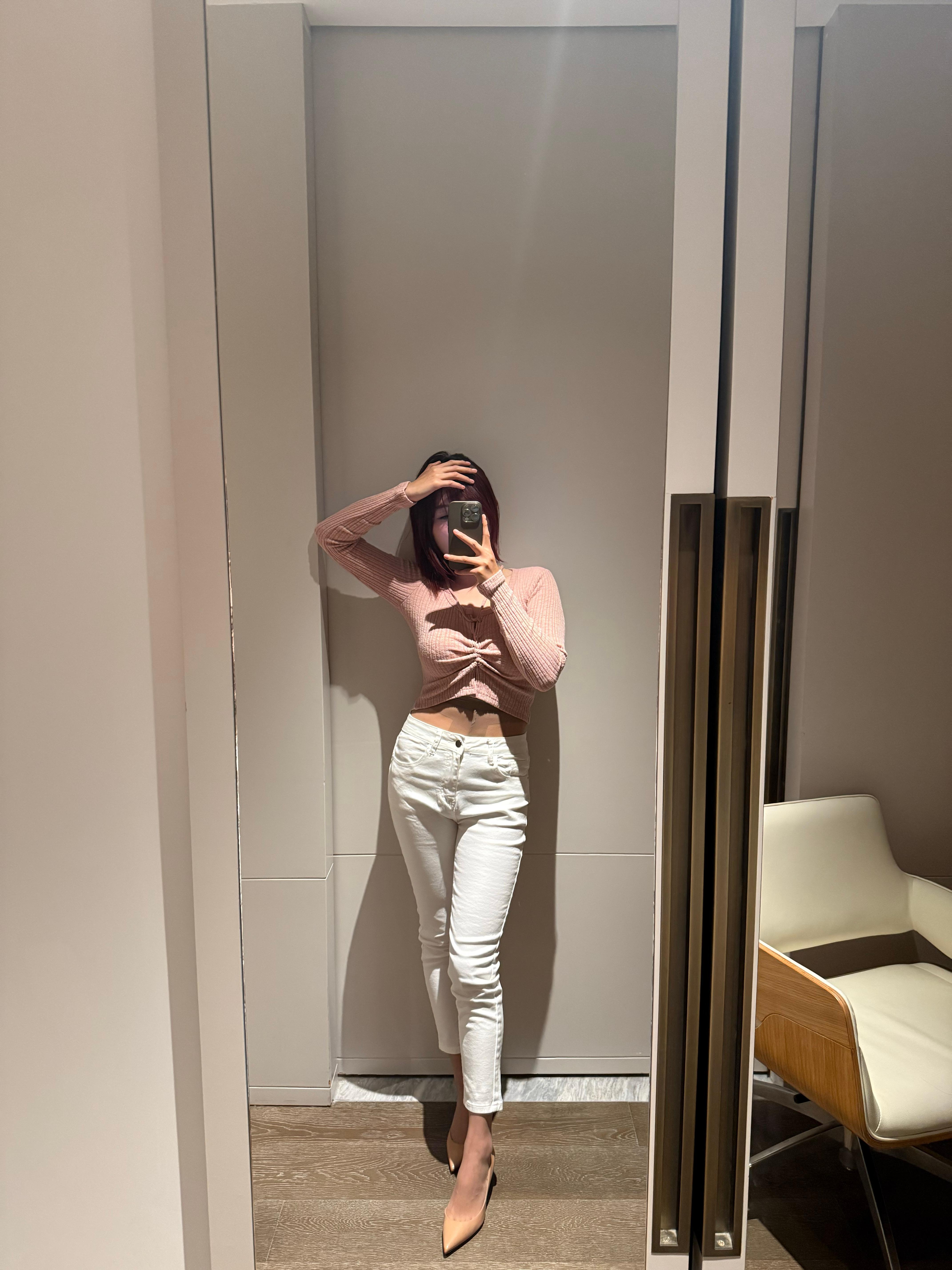 丝袜深度爱好者的搭配一点点的小心机拉满图二太隐形又有多少人能看出来袜来自：一汁