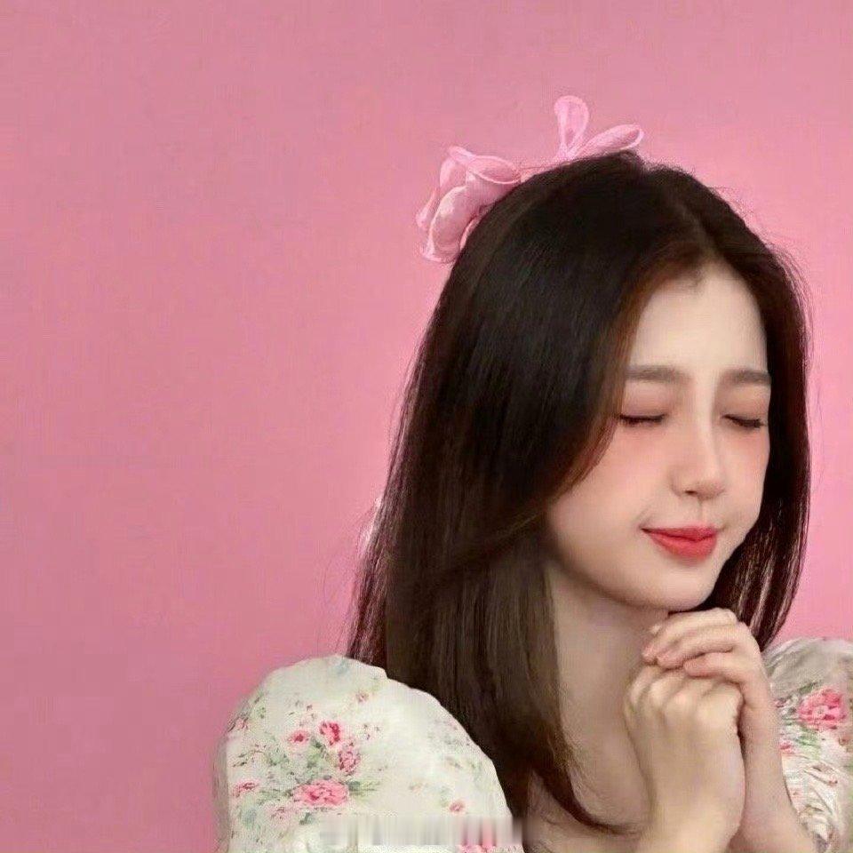 谁能扛得住虞书欣这个撒娇哇塞，虞书欣在娇娇女赛道谁看了不迷糊啊，虞书欣看到何与在