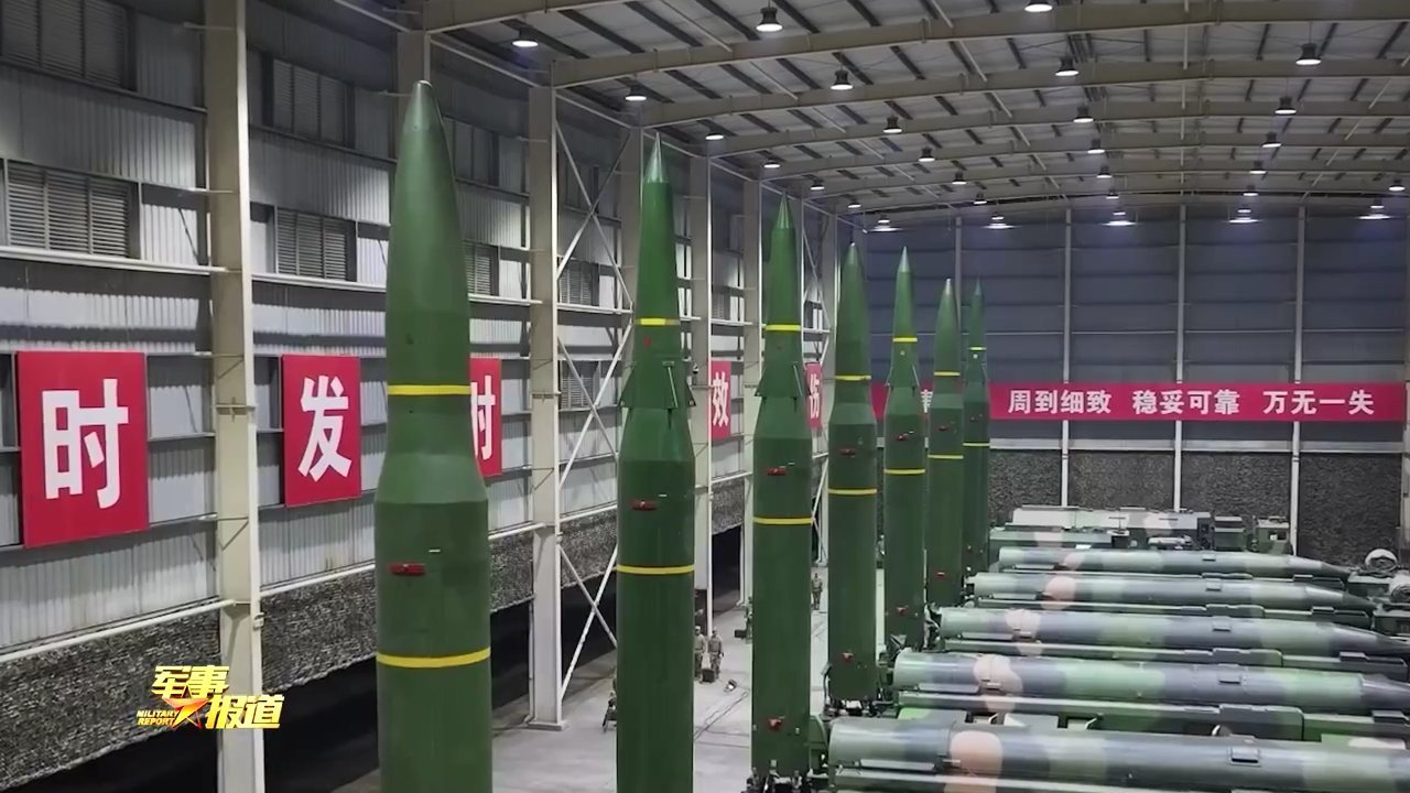 多种弹头的DF-16家族在东大弹道导弹家族中它曝光的最多，技术水平也相对最低，