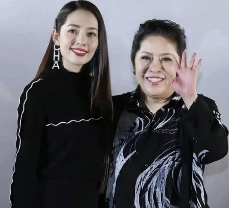 郭碧婷这儿媳妇是向太选的，马筱梅可不是张兰选的。 向太清醒自己的儿女都不靠谱